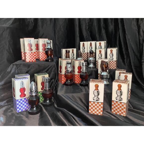 Vintage 1970's Avon Cologne Chess Pieces with Boxes, Chess Set, 20 pieces - Picture 1 of 6